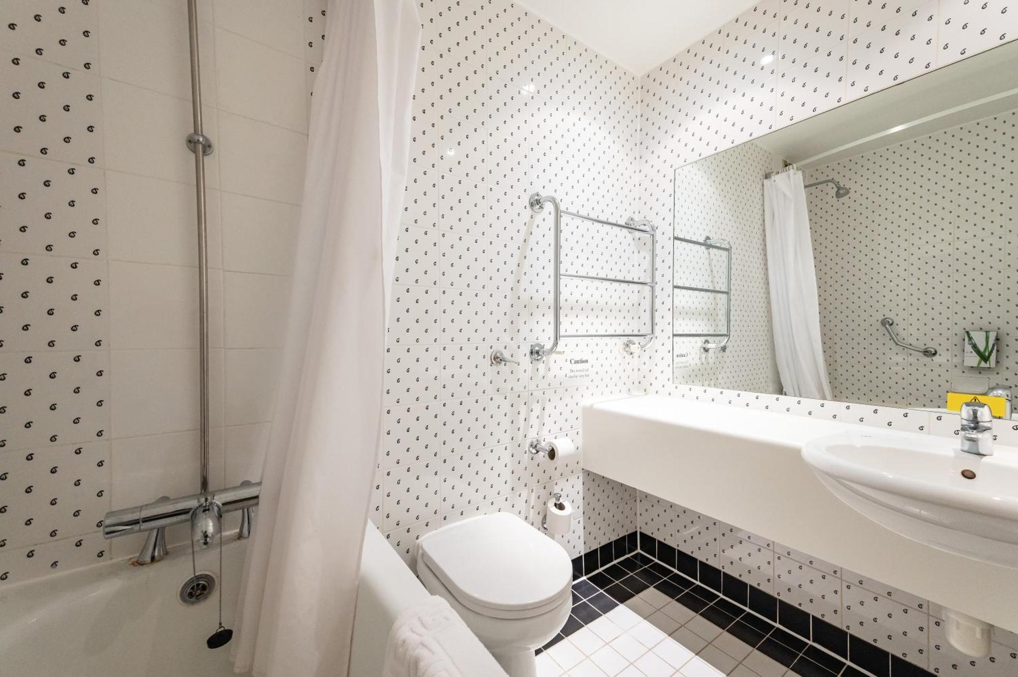 Milestone Peterborough Hotel A1M, Sure Hotel Collection By Best Western Stilton Eksteriør bilde