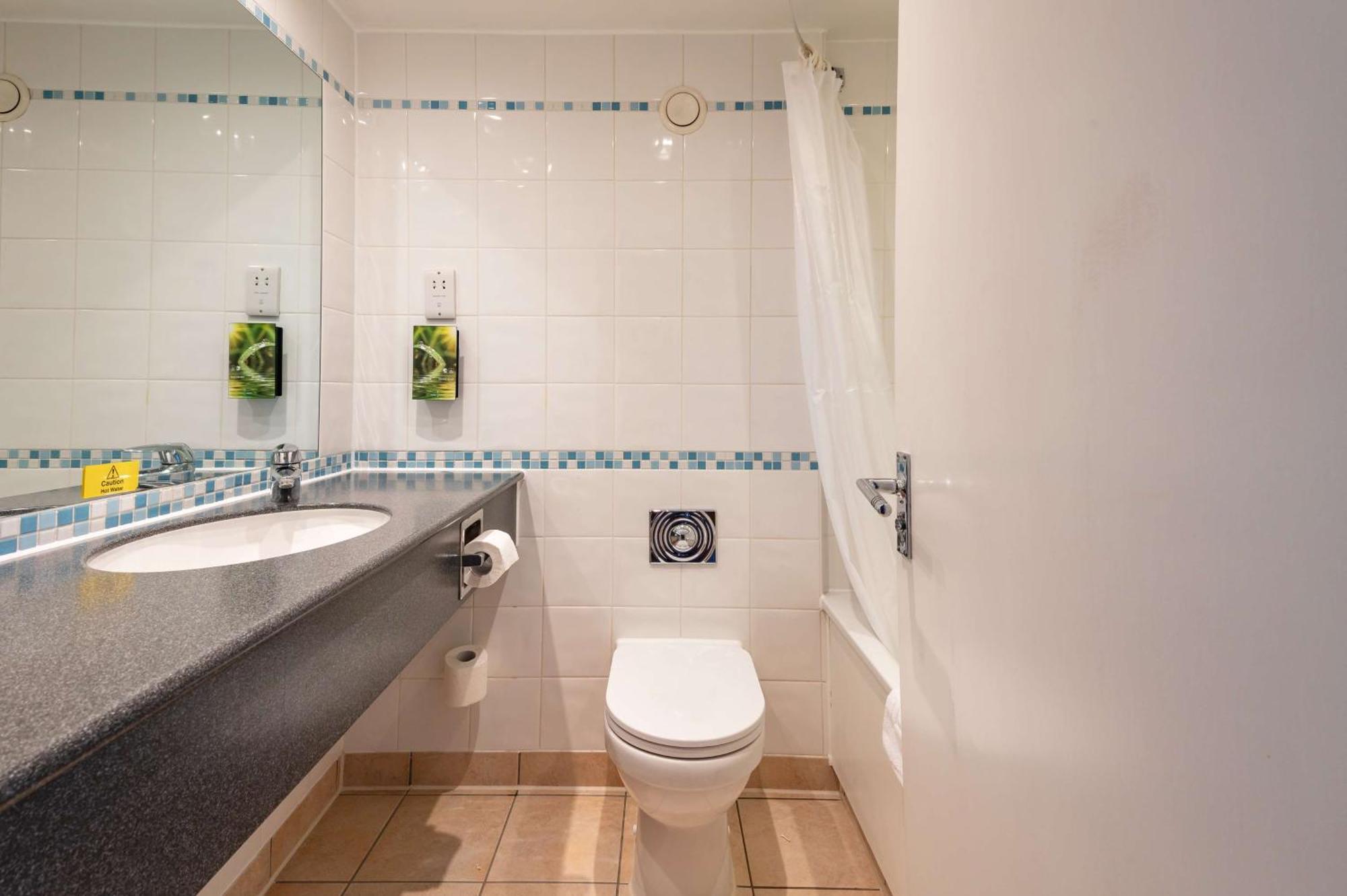 Milestone Peterborough Hotel A1M, Sure Hotel Collection By Best Western Stilton Eksteriør bilde